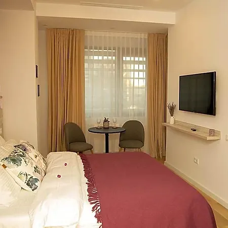 Manolle Boutique 3*