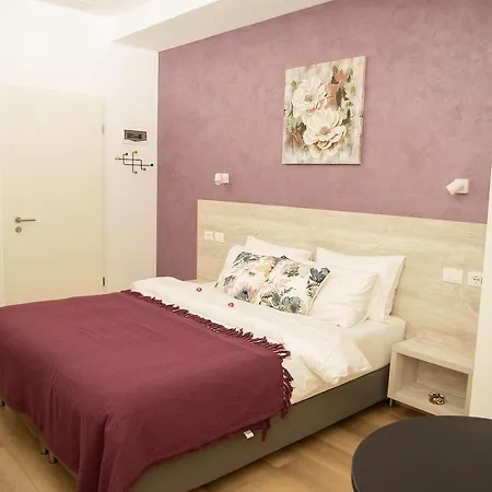 Manolle Boutique Βουκουρέστι